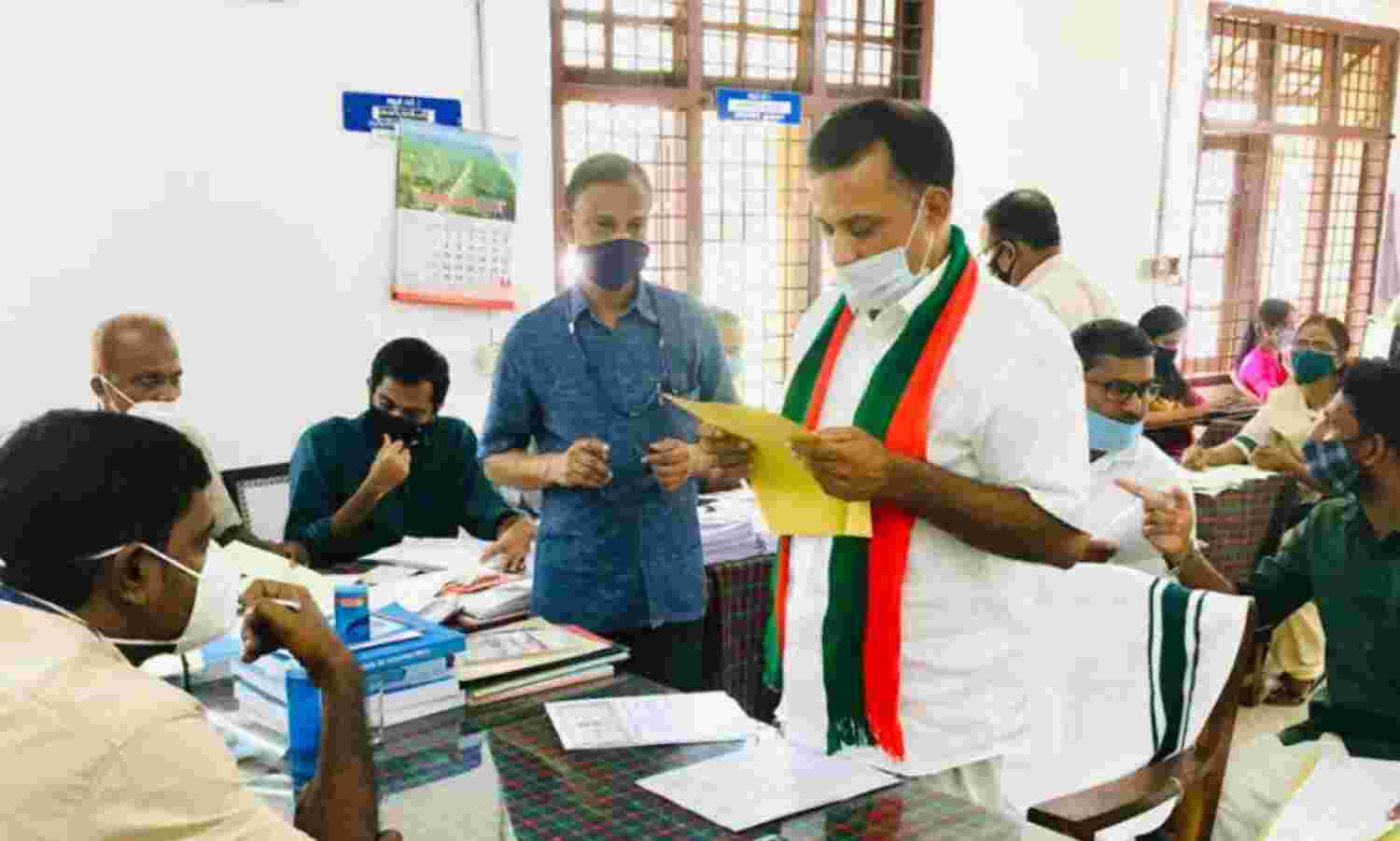 ധര്മ്മടം എസ്ഡിപിഐ സ്ഥാനാര്ഥി ബഷീര് കണ്ണാടിപ്പറമ്പ് നാമനിര്ദ്ദേശ പത്രിക സമര്പ്പിച്ചു ധര്മ്മടം എസ്ഡിപിഐ സ്ഥാനാര്ഥി ബഷീര് കണ്ണാടിപ്പറമ്പ് നാമനിര്ദ്ദേശ പത്രിക സമര്പ്പിച്ചു