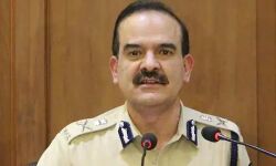 അംബാനിയുടെ വസതിക്കു സമീപം ബോംബ്: സ്ഥലംമാറ്റിയ മുംബൈ കമ്മീഷണറെ ന്യായീകരിച്ച് ശിവസേന മുഖപത്രം