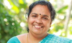 പ്രചാരണത്തിനിടെ സ്ലാബ് തകര്‍ന്ന് എല്‍ഡിഎഫ് സ്ഥാനാര്‍ത്ഥിക്ക് പരിക്ക്