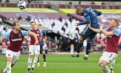 പ്രീമിയര് ലീഗില് ആഴ്സണലിന്റെ തിരിച്ചുവരവ്; എഫ് എയില് യുനൈറ്റഡ് പുറത്ത് പ്രീമിയര് ലീഗില് ആഴ്സണലിന്റെ തിരിച്ചുവരവ്; എഫ് എയില് യുനൈറ്റഡ് പുറത്ത്