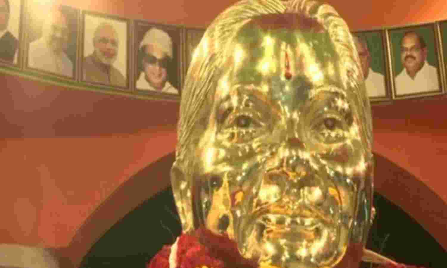 എംജിആറിന്റെയും ജയലളിതയുടെയും സ്മൃതിമണ്ഡപത്തില് മോദിയുടെയും അമിത് ഷായുടെയും പ്രതിമകള് എംജിആറിന്റെയും ജയലളിതയുടെയും സ്മൃതിമണ്ഡപത്തില് മോദിയുടെയും അമിത് ഷായുടെയും പ്രതിമകള്
