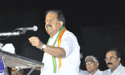 വോട്ടര് പട്ടിക അട്ടിമറിക്ക് പിന്നില് സിപിഎം: രമേശ് ചെന്നിത്തല വോട്ടര് പട്ടിക അട്ടിമറിക്ക് പിന്നില് സിപിഎം: രമേശ് ചെന്നിത്തല