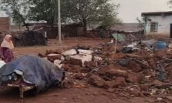 ട്രാക്ടര് അപകടത്തില് ഒരു മരണം; പ്രതികാരമായി അധികൃതര് വിഎച്ച്പിയുമായി ചേര്ന്ന് മുസ്ലിം വീടുകള് തകര്ത്തു; പ്രതികരിച്ച 17 മുസ്ലിംകള് അറസ്റ്റില് ട്രാക്ടര് അപകടത്തില് ഒരു മരണം; പ്രതികാരമായി അധികൃതര് വിഎച്ച്പിയുമായി ചേര്ന്ന് മുസ്ലിം വീടുകള് തകര്ത്തു; പ്രതികരിച്ച 17 മുസ്ലിംകള് അറസ്റ്റില്