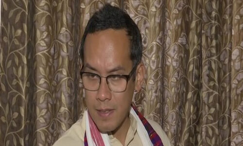 പൗരത്വപ്പട്ടികയും ദേശീയപൗരത്വ രജിസ്റ്ററും ഒഴിവാക്കി അസമിലെ ബിജെപി പ്രകടനപത്രിക; ബിജെപി ജനങ്ങളെ വിഡ്ഢികളാക്കുകയാണെന്ന് കോണ്‍ഗ്രസ്