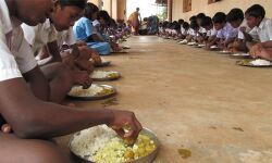 വോട്ട് ലഭിക്കാന് പിണറായി സര്ക്കാര് എട്ടു മാസം കുഞ്ഞുങ്ങളുടെ അന്നം മുടക്കിയെന്ന് രമേശ് ചെന്നിത്തല വോട്ട് ലഭിക്കാന് പിണറായി സര്ക്കാര് എട്ടു മാസം കുഞ്ഞുങ്ങളുടെ അന്നം മുടക്കിയെന്ന് രമേശ് ചെന്നിത്തല