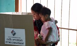 വോട്ട് ചെയ്തത് തൃണമൂലിന്, മെഷീന്‍ രേഖപ്പെടുത്തിയത് ബിജെപിക്ക്; ബംഗാളില്‍ വോട്ടിങ് മെഷീനില്‍ കൃത്രിമെന്ന് ആരോപണം