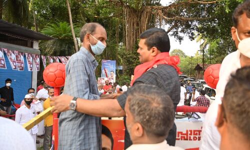 തീരദേശ മണ്ണില്‍ കടലിന്റെ മക്കളുടെ മനം കവര്‍ന്ന് നിയാസ് പുളിക്കളകത്ത്