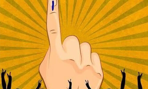 കോട്ടയം: പരിശീലന ക്ലാസിന് എത്താതിരുന്ന പോളിംഗ് ഉദ്യോഗസ്ഥരെ അറസ്റ്റു ചെയ്തു കോട്ടയം: പരിശീലന ക്ലാസിന് എത്താതിരുന്ന പോളിംഗ് ഉദ്യോഗസ്ഥരെ അറസ്റ്റു ചെയ്തു