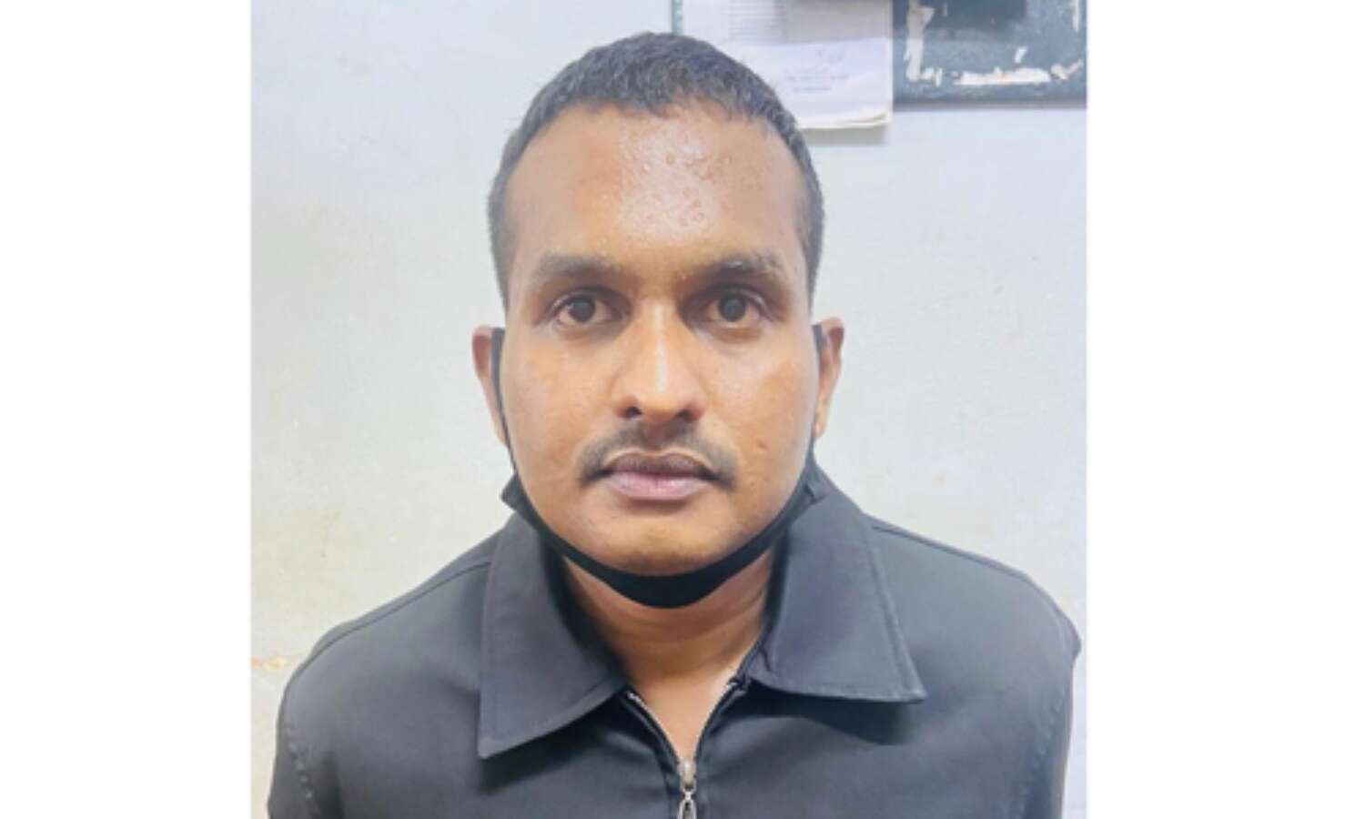 ആന്ധ്രയില് നിന്ന് കേരളത്തിലേക്ക് കഞ്ചാവ് കടത്ത്: ഇടനിലക്കാരനായ മലയാളി പിടിയില് ആന്ധ്രയില് നിന്ന് കേരളത്തിലേക്ക് കഞ്ചാവ് കടത്ത്: ഇടനിലക്കാരനായ മലയാളി പിടിയില്