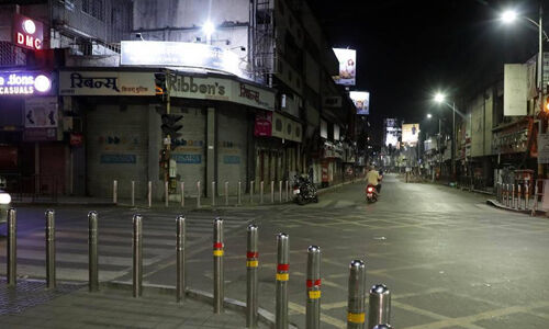 കൊവിഡ് 19: മഹാരാഷ്ട്രയില് തല്ക്കാലം പൂര്ണ ലോക്ക്ഡൗണ് ഇല്ല; നിയന്ത്രണങ്ങള് കടുപ്പിക്കും കൊവിഡ് 19: മഹാരാഷ്ട്രയില് തല്ക്കാലം പൂര്ണ ലോക്ക്ഡൗണ് ഇല്ല; നിയന്ത്രണങ്ങള് കടുപ്പിക്കും