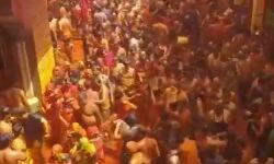 മഥുരയില്‍ കൊവിഡ് വ്യാപനത്തിനിടയില്‍ ആയിരങ്ങളുടെ ഹോളി ആഘോഷം