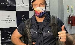 ഡിവില്ലിയേഴ്സ് ആര്സിബിക്കൊപ്പം ചേര്ന്നു; ബയോ ബബ്ളില് പ്രവേശിച്ചു ഡിവില്ലിയേഴ്സ് ആര്സിബിക്കൊപ്പം ചേര്ന്നു; ബയോ ബബ്ളില് പ്രവേശിച്ചു