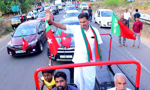 തിരൂര് നിയോജക മണ്ഡലം എസ്ഡിപിഐ സ്ഥാനാര്ത്ഥി അഷ്റഫ് പുത്തനത്താണി റോഡ് ഷോ നടത്തി തിരൂര് നിയോജക മണ്ഡലം എസ്ഡിപിഐ സ്ഥാനാര്ത്ഥി അഷ്റഫ് പുത്തനത്താണി റോഡ് ഷോ നടത്തി