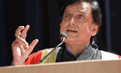 വന്ദേഭാരത് ട്രെയിന്‍ സില്‍വര്‍ലൈന്‍ പദ്ധതിയെക്കാള്‍ ചെലവ് കുറഞ്ഞതും കാര്യക്ഷമവും; പരിശോധിക്കണമെന്ന് തരൂര്‍