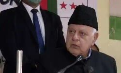 ജമ്മു കശ്മീര്‍: കൊവിഡ് വാക്‌സിന്‍ ആദ്യ ഡോസ് സ്വീകരിച്ച  ഫറൂഖ് അബ്ദുല്ലക്ക് കൊവിഡ്; ആശുപത്രിയില്‍ പ്രവേശിപ്പിച്ചു