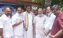 വിജയ് ഹരിക്കു വേണ്ടി പ്രചാരണരംഗത്ത് സജീവമായി ഇ ടി മുഹമ്മദ് ബഷീര് വിജയ് ഹരിക്കു വേണ്ടി പ്രചാരണരംഗത്ത് സജീവമായി ഇ ടി മുഹമ്മദ് ബഷീര്