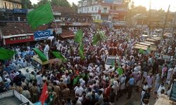 ജനസാഗരം തീര്‍ത്ത് കെ പി എ മജീദിന്റെ റോഡ് ഷോ