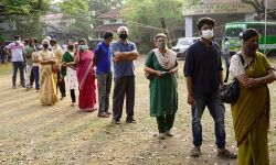 എറണാകുളത്തും ആലപ്പുഴയിലും പോളിംഗ് 60 ശതമാനം പിന്നിട്ടു.എറണാകുളത്ത് കുന്നത്ത്‌നാടും ആലപ്പുഴയില്‍ ചേര്‍ത്തലയും മുന്നില്‍