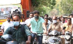 നടന്‍ വിജയ് സൈക്കിളിലെത്തിയത് പ്രതിഷേധ സൂചകമോ? പബ്ലിസിറ്റി വിഭാഗം പറയുന്നത് ഇങ്ങനെ