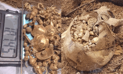 ജംഗാവോണ്‍ ജില്ലയില്‍ വന്‍ നിധിശേഖരം കണ്ടെത്തി