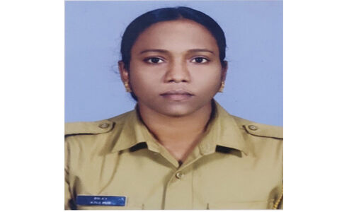 ഹെലികോപ്റ്റര്‍ അപകടം: രക്ഷാപ്രവര്‍ത്തനത്തിനു മുന്‍കൈയെടുത്ത വനിതാ ഓഫിസര്‍ക്ക് പോലിസ് മേധാവിയുടെ പ്രശംസാപത്രം