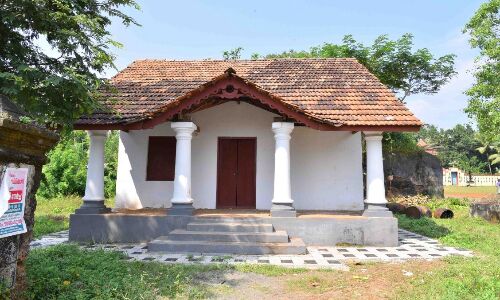 നൂറ്റാണ്ടുകളുടെ കഥ പറയുന്ന കരിങ്ങോള്‍ച്ചിറയുടെ ടൂറിസം വികസന പദ്ധതി പ്രഖ്യാപനത്തിലൊതുങ്ങി