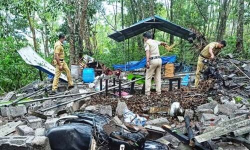 പാലോട് പടക്കനിര്‍മാണ ശാലയില്‍ പൊട്ടിത്തെറി; ഒരാള്‍ മരിച്ചു, രണ്ടുപേര്‍ക്ക് പരിക്ക്