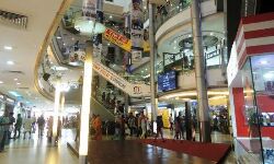 സംസ്ഥാനത്ത് കൂടുതൽ നിയന്ത്രണങ്ങൾ; മാളുകളിൽ പ്രവേശനത്തിന് കൊവിഡ് നെഗറ്റീവ് സർട്ടിഫിക്കറ്റ് നിർബന്ധം