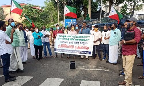 സംസ്ഥാന പ്രസിഡന്റിന്റെ വസതിക്ക് നേരേ ആക്രമണം: പോപുലര്‍ ഫ്രണ്ട് സെക്രട്ടേറിയറ്റ് മാര്‍ച്ച് നടത്തി