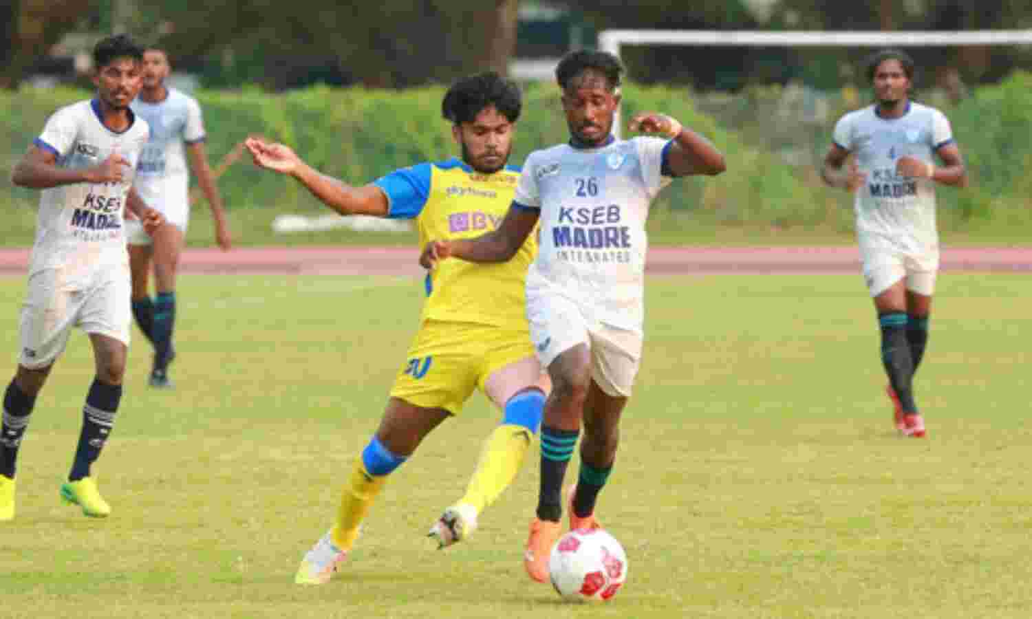 കെപിഎല്: കേരള ബ്ലാസ്റ്റേഴ്സിനെ വീഴ്ത്തി കെഎസ്ഇബി സെമിയില് കെപിഎല്: കേരള ബ്ലാസ്റ്റേഴ്സിനെ വീഴ്ത്തി കെഎസ്ഇബി സെമിയില്