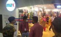 കൊവിഡ്: കണ്ണൂരില് പോലിസ് പരിശോധന കര്ശനമാക്കി കൊവിഡ്: കണ്ണൂരില് പോലിസ് പരിശോധന കര്ശനമാക്കി