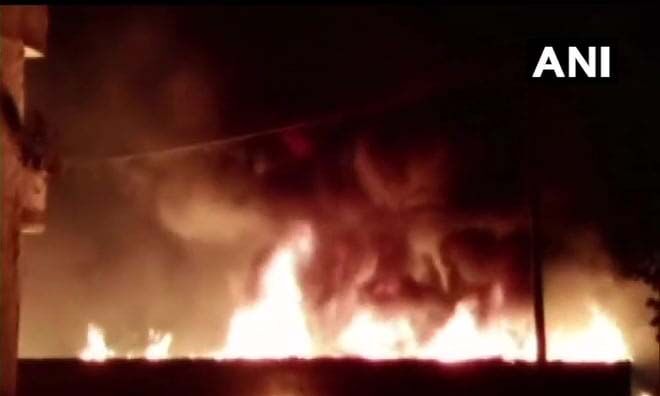 ഗുരുഗ്രാമിലെ ചേരിയില്‍ വന്‍ തീപ്പിടിത്തം