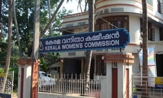 കനറാബാങ്ക് ജീവനക്കാരിയുടെ ആത്മഹത്യ; മാനേജ്മെന്റിനെതിരേ അന്വേഷണത്തിന് വനിതാ കമ്മിഷന് ശുപാര്ശ കനറാബാങ്ക് ജീവനക്കാരിയുടെ ആത്മഹത്യ; മാനേജ്മെന്റിനെതിരേ അന്വേഷണത്തിന് വനിതാ കമ്മിഷന് ശുപാര്ശ