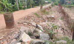 അനിശ്ചിതത്വം മാറാതെ വൈന്തോട് പാലത്തിന്റെയും റോഡിന്റെയും പുനര്നിര്മാണം അനിശ്ചിതത്വം മാറാതെ വൈന്തോട് പാലത്തിന്റെയും റോഡിന്റെയും പുനര്നിര്മാണം