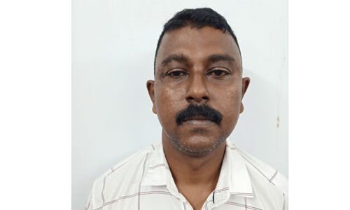 വിമാനത്താവളത്തില് നിന്നും യുവാവിനെ തട്ടിക്കൊണ്ടുപോയ സംഭവം: ഒരാള് പിടിയില് വിമാനത്താവളത്തില് നിന്നും യുവാവിനെ തട്ടിക്കൊണ്ടുപോയ സംഭവം: ഒരാള് പിടിയില്