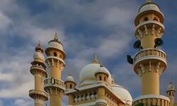 പള്ളികളിലെ നമസ്‌ക്കാരം; ഇളവു വേണമെന്നാവശ്യപ്പെട്ട് കെഎംവൈഎഫ് കളക്ടര്‍ക്ക് നിവേദനം നല്‍കി