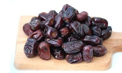 ഈത്തപ്പഴം എങ്ങനെ കഴിക്കണം; ഇക്കാര്യം സൂക്ഷിക്കുക...