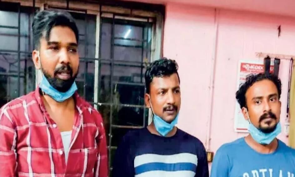 25 കിലോ കഞ്ചാവുമായി മൂന്ന് പേര് പിടിയില് 25 കിലോ കഞ്ചാവുമായി മൂന്ന് പേര് പിടിയില്