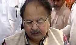 മുതിര്‍ന്ന കോണ്‍ഗ്രസ് നേതാവ് എ കെ വാലിയ കൊവിഡ് ബാധിച്ച് മരിച്ചു