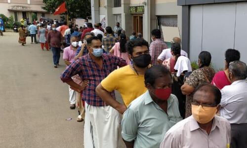 കൊവിഡ് വ്യാപനം രൂക്ഷം; തിരുവനന്തപുരം ജില്ലയില്‍ വാക്‌സിനേഷന്‍ ക്യാമ്പുകളിലെ തിരക്കൊഴിവാക്കാന്‍ നടപടി