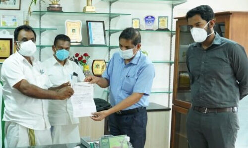 കൊവിഡ് ചാലഞ്ച്: ഇടുക്കി ജില്ലാ പഞ്ചായത്ത് ഒരു കോടി കൈമാറി കൊവിഡ് ചാലഞ്ച്: ഇടുക്കി ജില്ലാ പഞ്ചായത്ത് ഒരു കോടി കൈമാറി