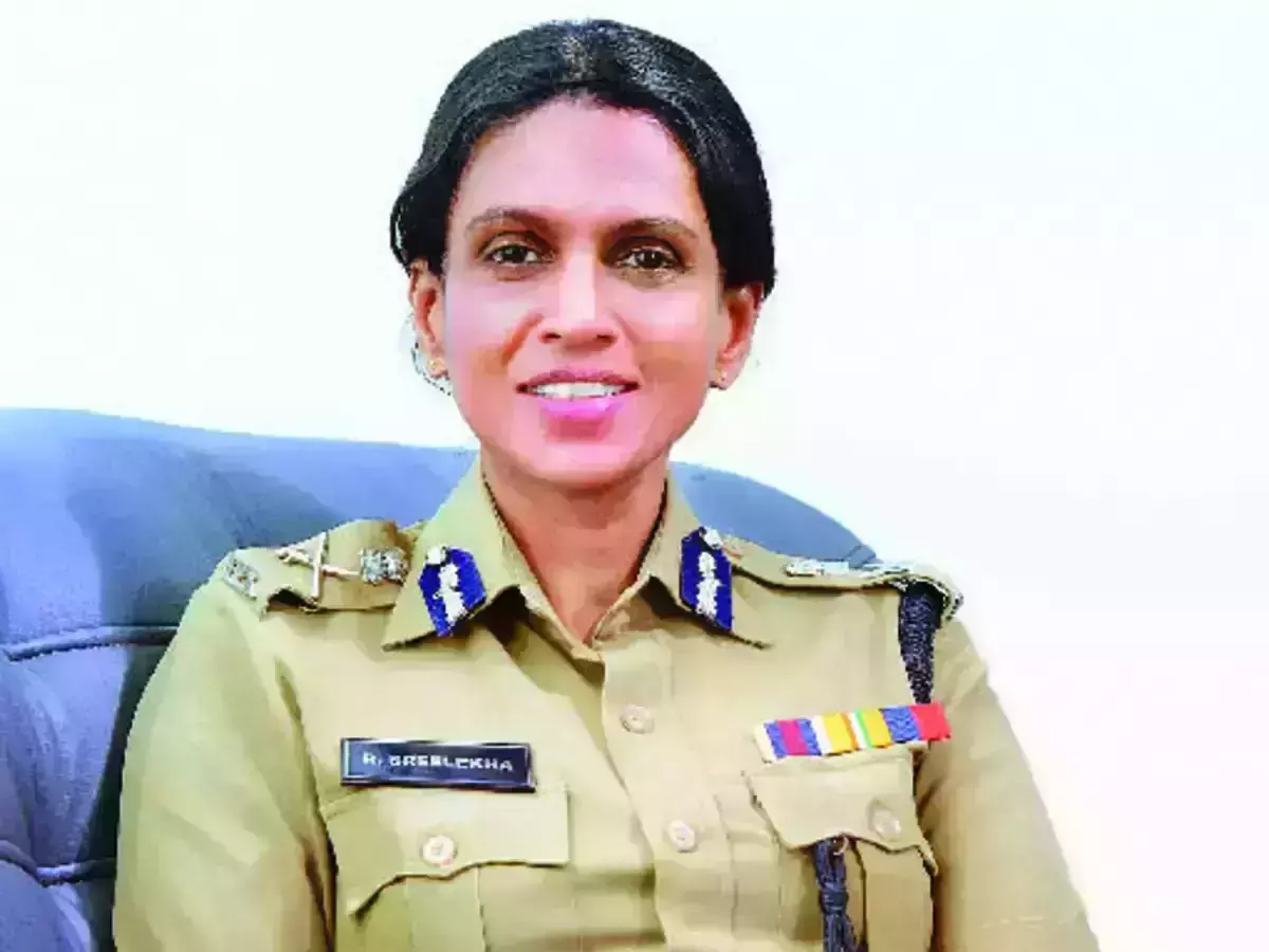 പരാതി നല്‍കിയിട്ട് തിരിഞ്ഞ് നോക്കിയില്ല; പോലിസിനെതിരേ മുന്‍ ഡിജിപി ആര്‍ ശ്രീലേഖ