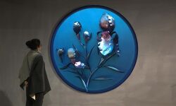 സ്റ്റെയിന്‍ലെസ് സ്റ്റീലില്‍ പൂക്കള്‍ വിടര്‍ന്നു;മനംകവര്‍ന്ന് മൂഡി ബ്ലൂംസ്