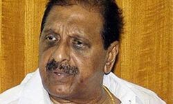 ആർ ബാലകൃഷ്ണപിള്ളയെ ആശുപത്രിയിൽ പ്രവേശിപ്പിച്ചു ആർ ബാലകൃഷ്ണപിള്ളയെ ആശുപത്രിയിൽ പ്രവേശിപ്പിച്ചു