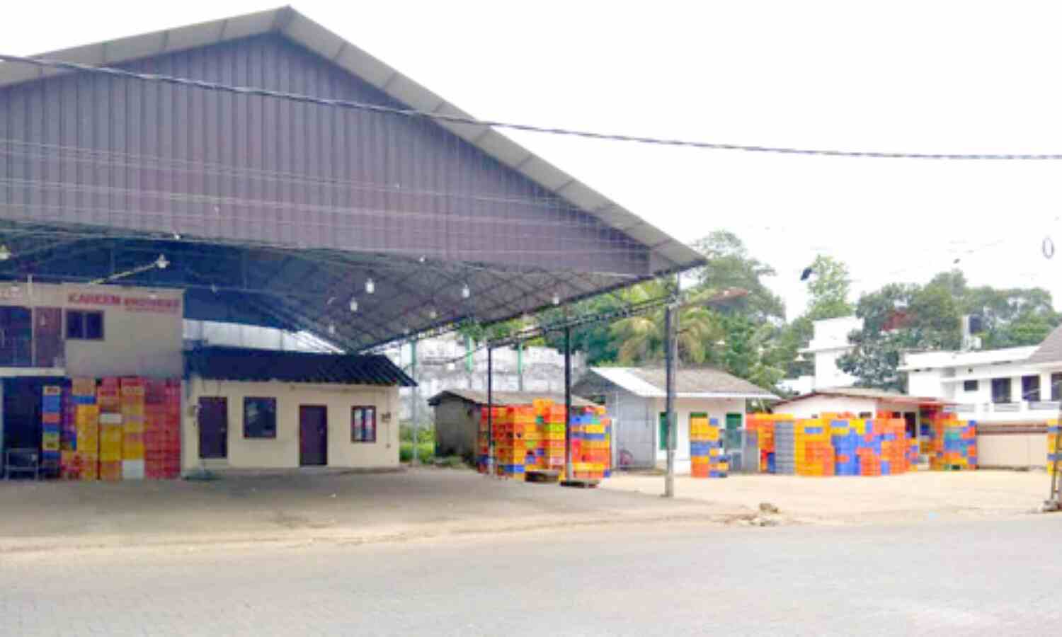 കൊവിഡ് വ്യാപനം:മൂവാറ്റുപുഴ മല്സ്യ മാര്ക്കറ്റ് അടച്ചു കൊവിഡ് വ്യാപനം:മൂവാറ്റുപുഴ മല്സ്യ മാര്ക്കറ്റ് അടച്ചു