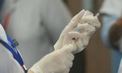 പിന്‍വാതില്‍വഴി വാക്‌സിന്‍ നല്‍കുന്നവര്‍ക്കെതിരേ കര്‍ശന നടപടി