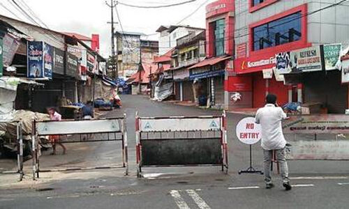 കോട്ടയം: 144 നിലനില്ക്കുന്ന മേഖലകളിലും കണ്ടെയ്ന്മെന്റ് സോണുകളിലും അധിക നിയന്ത്രണങ്ങള് തുടരും കോട്ടയം: 144 നിലനില്ക്കുന്ന മേഖലകളിലും കണ്ടെയ്ന്മെന്റ് സോണുകളിലും അധിക നിയന്ത്രണങ്ങള് തുടരും
