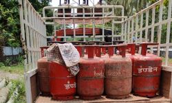 വാണിജ്യ പാചകവാതകത്തിന് വീണ്ടും വില കൂട്ടി; ഈ വര്‍ഷം കൂടിയത് 303 രൂപ