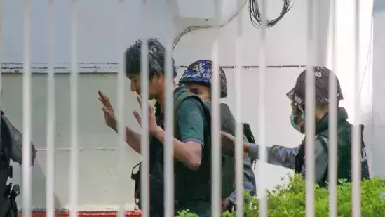 വ്യാജവാര്ത്ത നല്കിയെന്നാരോപിച്ച് ജാപ്പനീസ് മാധ്യമ പ്രവര്ത്തകന് മ്യാന്മറില് അറസ്റ്റില് വ്യാജവാര്ത്ത നല്കിയെന്നാരോപിച്ച് ജാപ്പനീസ് മാധ്യമ പ്രവര്ത്തകന് മ്യാന്മറില് അറസ്റ്റില്