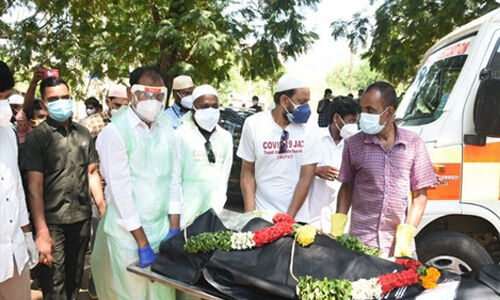 കൊവിഡ്: അനാഥമായി കിടന്ന 21 മൃതദേഹങ്ങള്‍  സംസ്‌കരിച്ച് തിരുപ്പതി എംഎല്‍എ